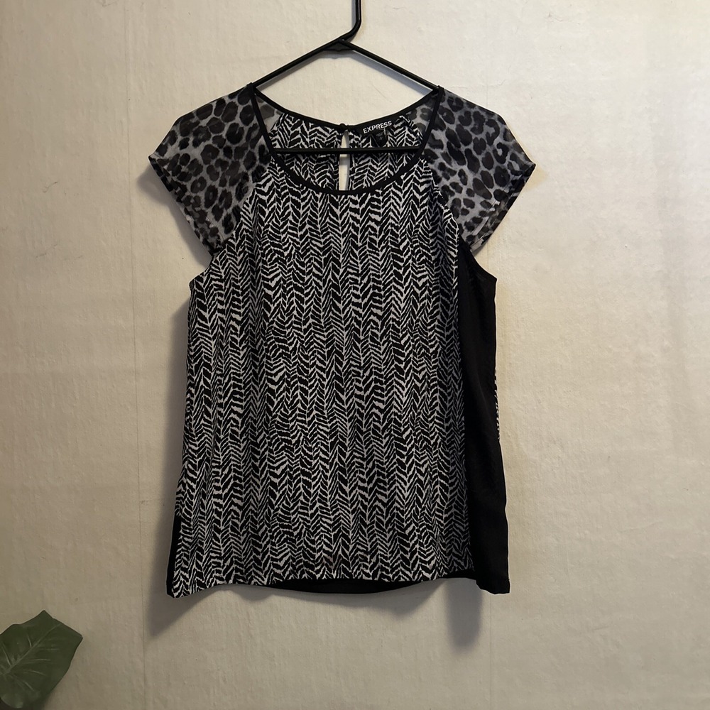 EXPRESS Top Black White Animal Zebra Cheetah Print Cap Sleeve Sheer Unlined Sz S